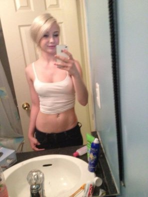 amateurfoto Blond Mirror Selfie Abdomen 