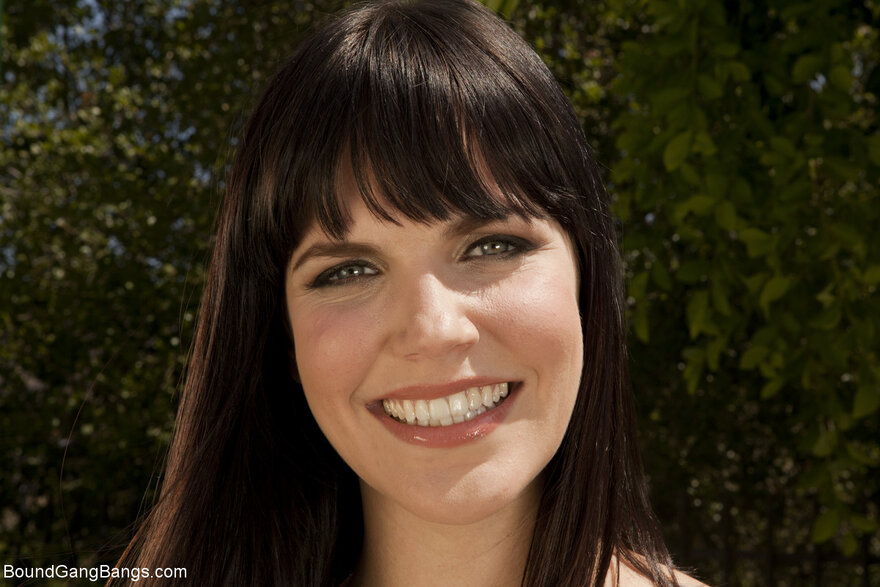 15393_BobbiStar_000t