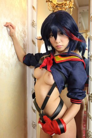 amateur pic naked cosplay 06