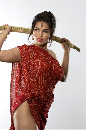 zdjęcie amatorskie Pari official porn star Red saree Torture Striptease Xxxgent PicGallery