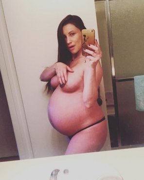 photo amateur Pregnant Celeste Star