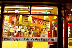 アマチュア写真 Erica Simone Poses Nude In â€˜Nue Yorkâ€™ To Question the Role of Fashion in Society