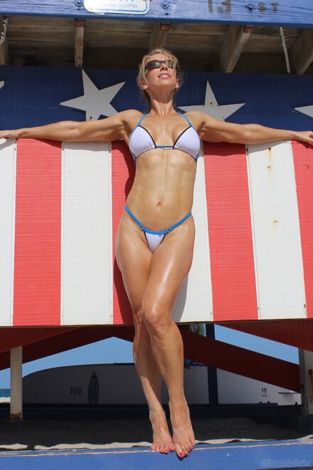 South Beach Mm Birthday Suit 430-topaz-sharpen-faceai