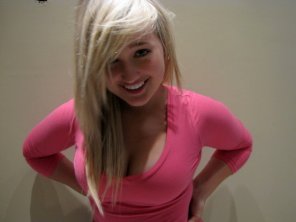 foto amatoriale Cute Busty Blonde