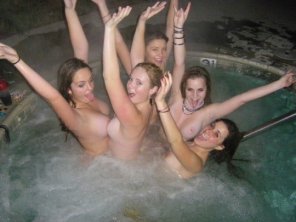 foto amateur In the hot tub