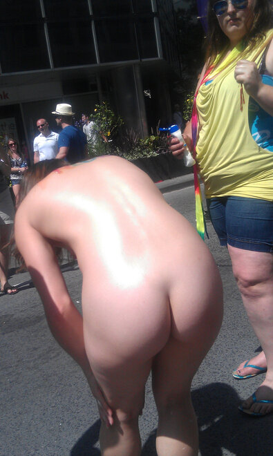 Slut Amanda naked in public (33)