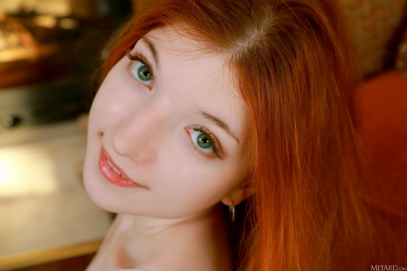 amateur photo MetArt_Presenting-Fiona_Fiona_high_0012