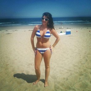 amateur pic Blue and white