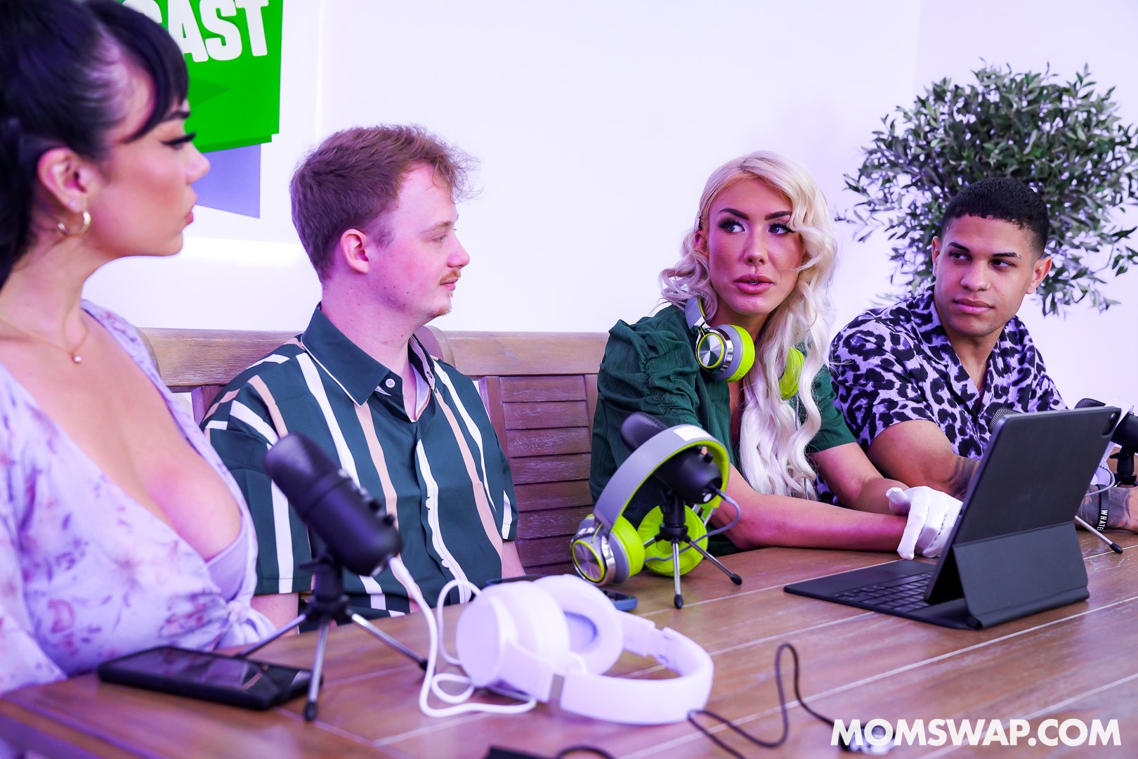 amateur photo LITTLE PUCK PIC678