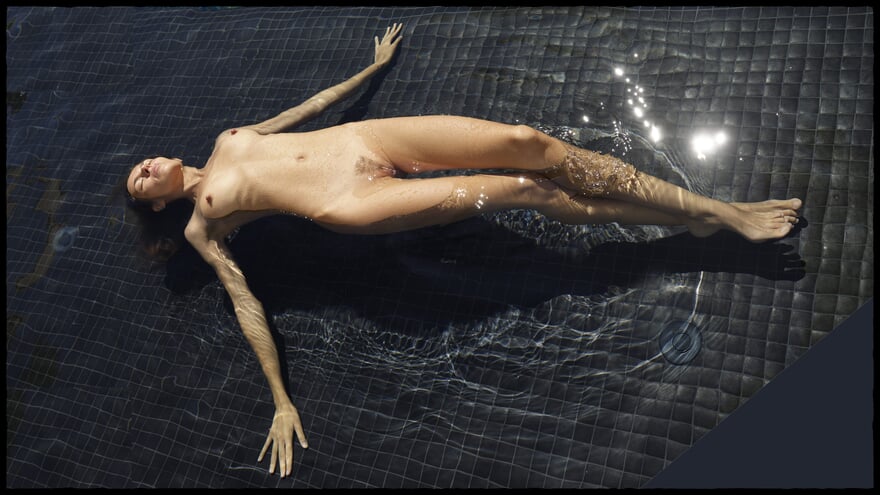Alya-black-pool (03) nude