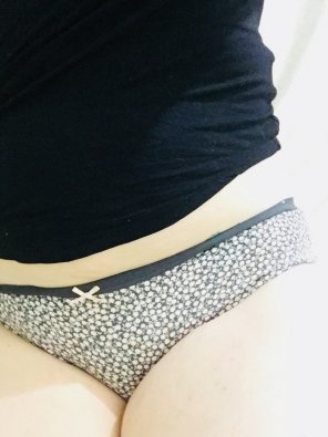 photo amateur Need to have my comfy undies for the work day ahead!