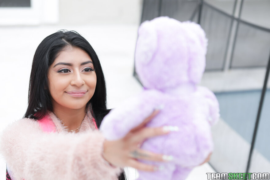 exxxtrasmall_binky_beaz_007