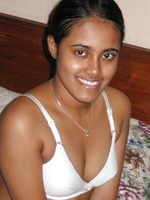 foto amatoriale Amateur_Asian_Voyeur_indian_girlfriend_nude_4548732-24 [1600x1200]
