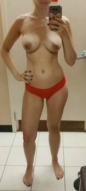amateur pic Haven't been fucked in awhile...can anybody tell me why??