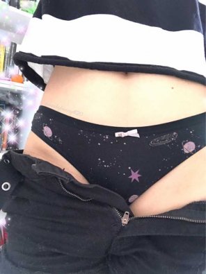 foto amatoriale [f] these undies are outta this world ðŸ’«