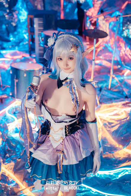 Blacqkl (白莉爱吃巧克力) cosplay Emilia – ReZero (5)