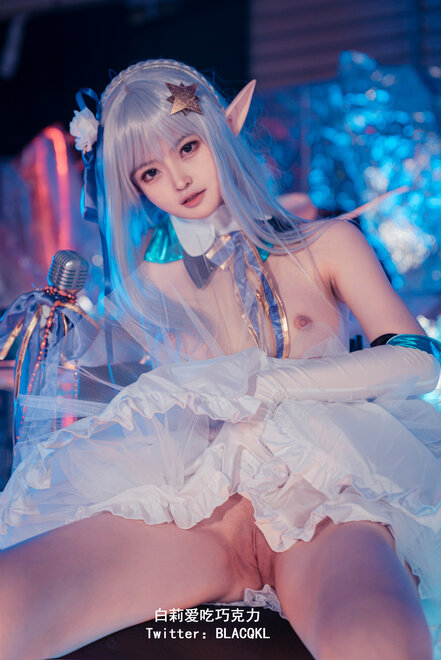 Blacqkl (白莉爱吃巧克力) cosplay Emilia – ReZero (22)
