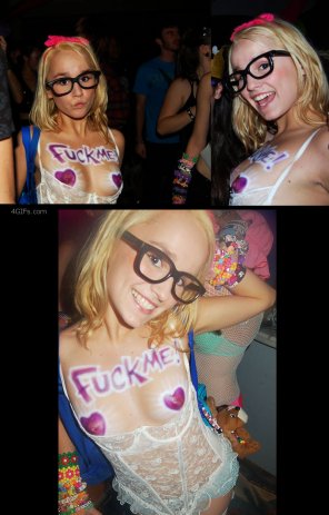 amateur photo Cute raver girl.