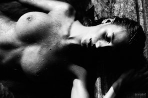 photo amateur Alejandra Guilmant nude for Treats Magazine [album in comments]