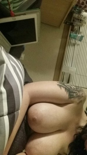 amateur-Foto Sitting in bed