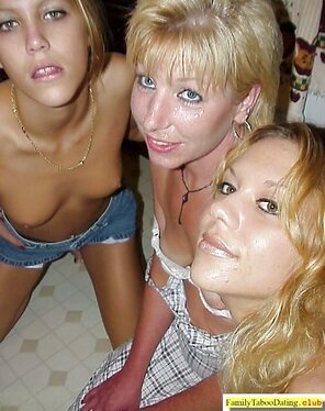 photo amateur mom-with-cum-on-her-face-posing-next-to-her-real-daughters