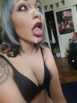 photo amateur Dripping Down Her Face