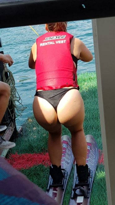 Water-skiing pawg