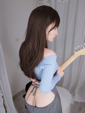 zdjęcie amatorskie Baiyin811 (白银81) - Sexy Guitar Girl (5)