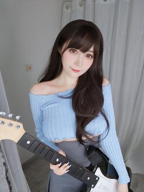 zdjęcie amatorskie Baiyin811 (白银81) - Sexy Guitar Girl (6)
