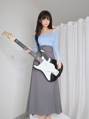 foto amadora Baiyin811 (白银81) - Sexy Guitar Girl (18)