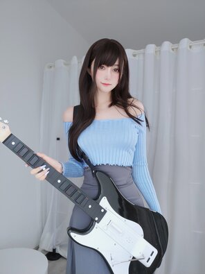 photo amateur Baiyin811 (白银81) - Sexy Guitar Girl (77)