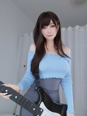 foto amatoriale Baiyin811 (白银81) - Sexy Guitar Girl (99)