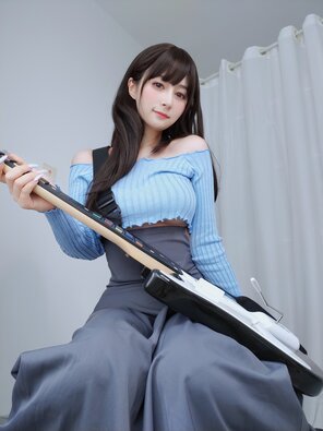 Baiyin811 (白银81) - Sexy Guitar Girl (144)