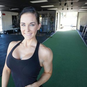 foto amadora A smile that lights up the gym