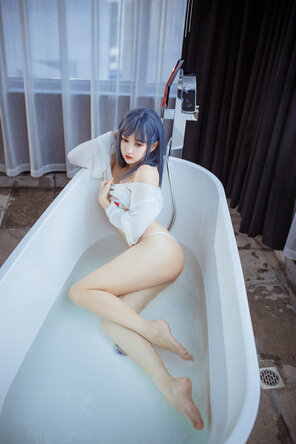 foto amadora Mixian Sama (过期米线线喵) - 浴缸 (21)