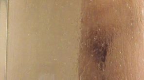 zdjęcie amatorskie [OC] slut washes her hairy pussy in the shower ðŸ’¦