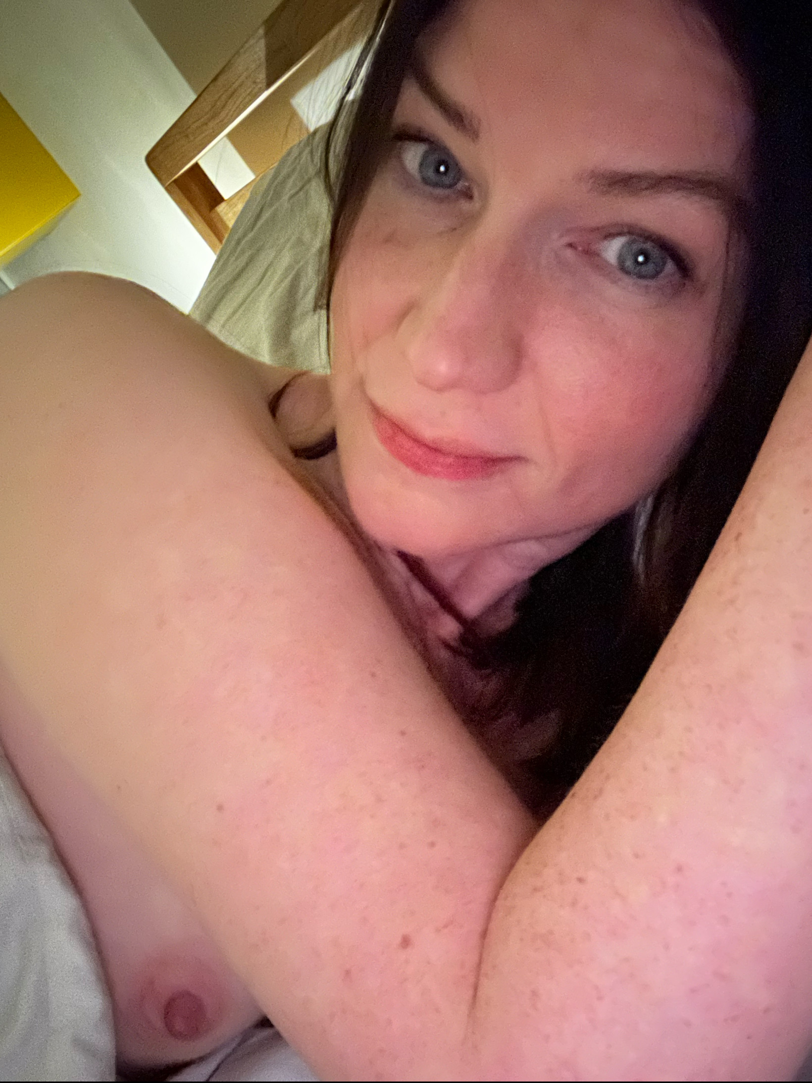 amateur photo 1006142238