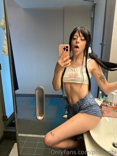 Pics by @onlyforfan_online(2057)