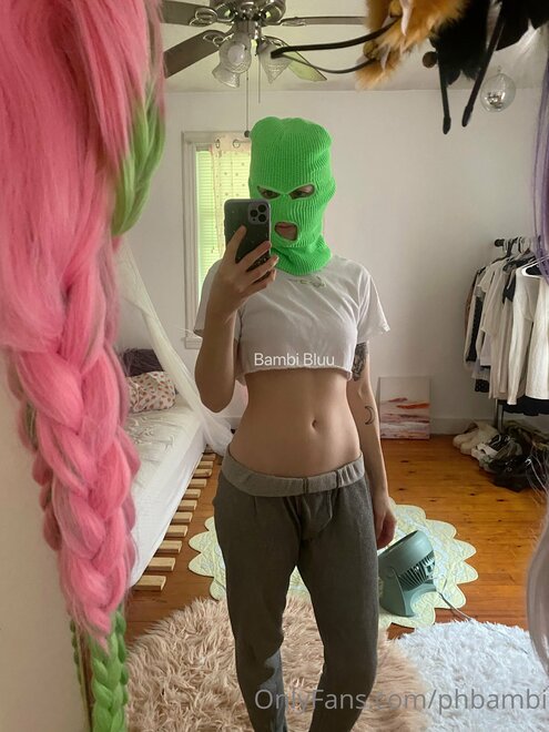 Pics by @onlyforfan_online(2221)