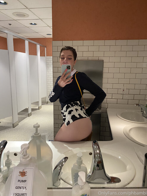 Pics by @onlyforfan_online(2312)