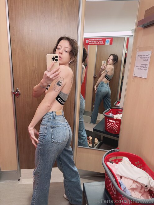 Pics by @onlyforfan_online(2463)