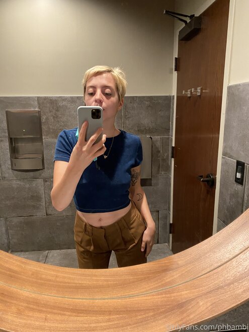 Pics by @onlyforfan_online(2466)