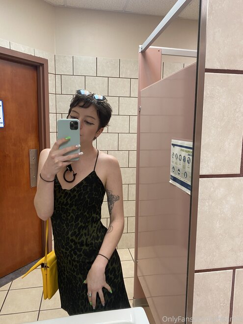 Pics by @onlyforfan_online(2702)