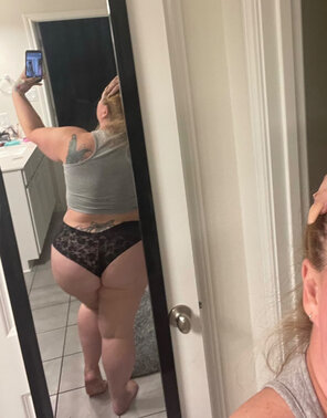 amateur pic Housewife Danielle has a nice ass
