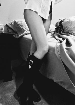 foto amadora White Black Leg Black-and-white Human leg 