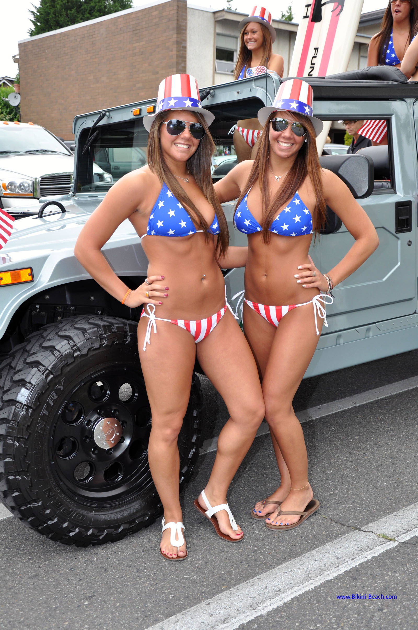 1600px x 2409px - USA Bikini Twins! [Whole Parade in Comments] Porn Pic - EPORNER