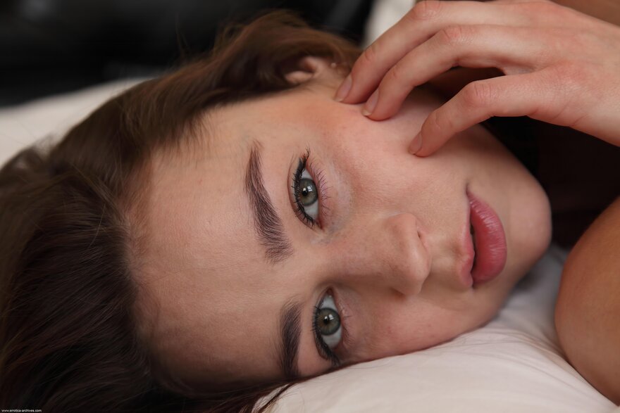 enlarge-Cute Lips - Cute Teens - In Bed With TIGRA - 0036 - ErroticaArchive_Damas_Tigra_high_0046-enlarge