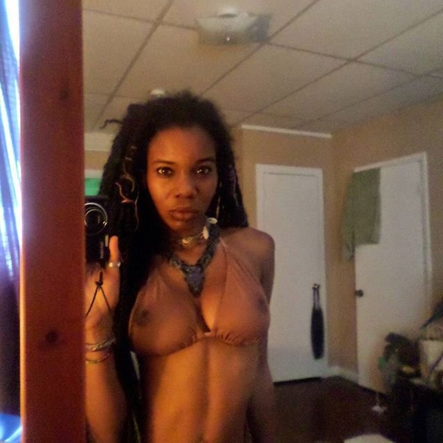 Exotic Selfie nude