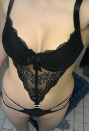 amateur-Foto got her outfit picked out she is ready to go