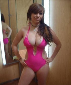 zdjęcie amatorskie Pink swimsuit